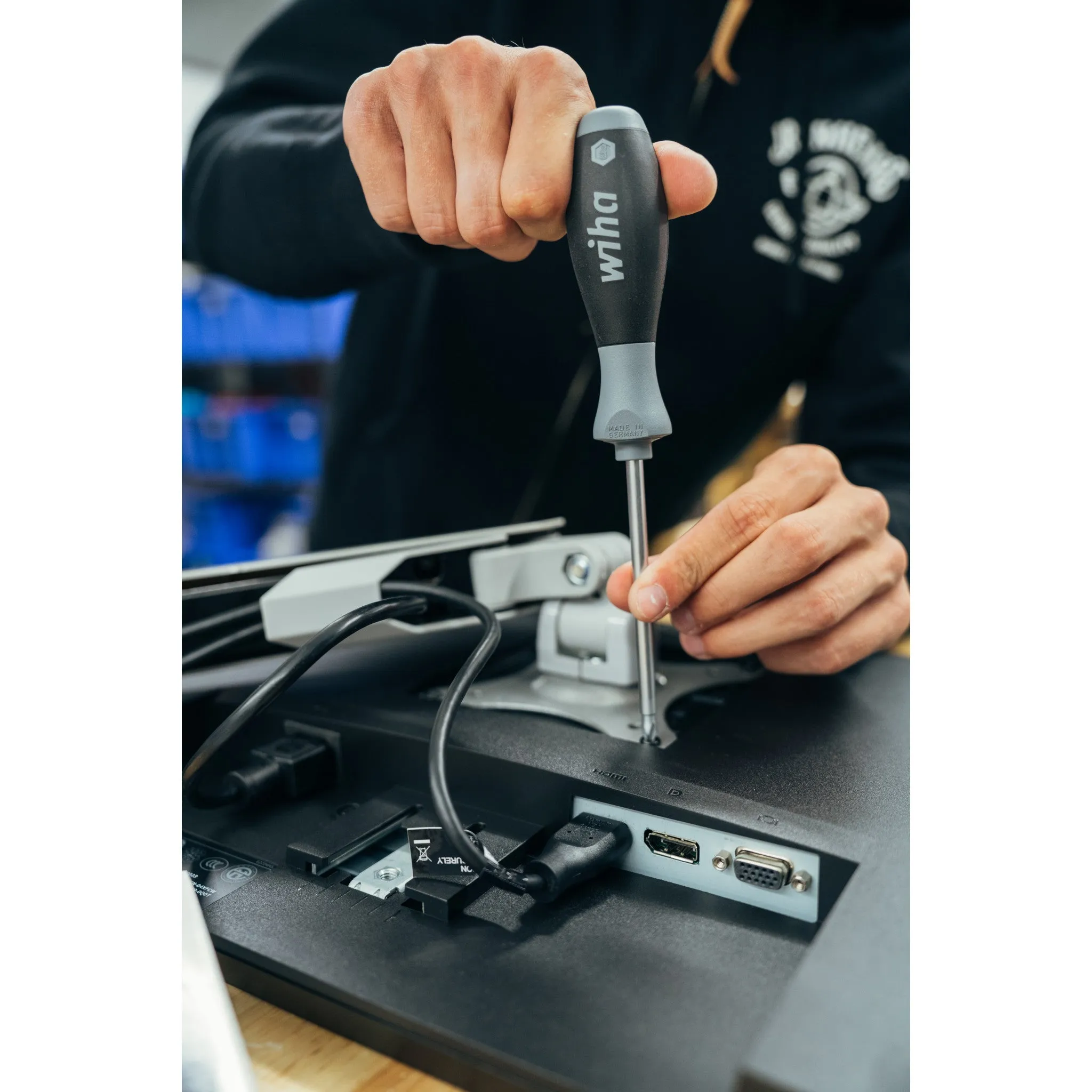 8.5 Piece Limited-Edition 85th Anniversary Screwdriver & Bottle Opener Set