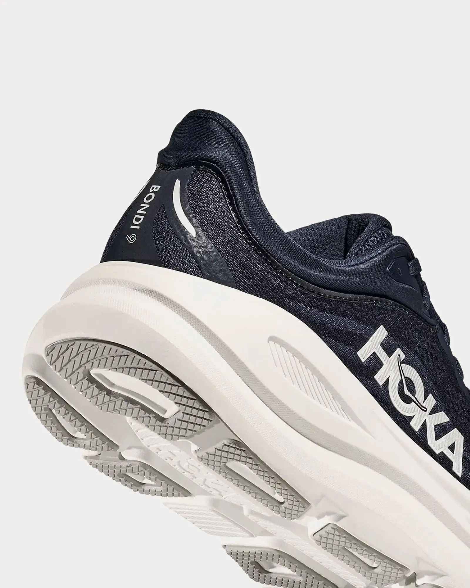 Bondi 9 Varsity Navy / White Running Shoes