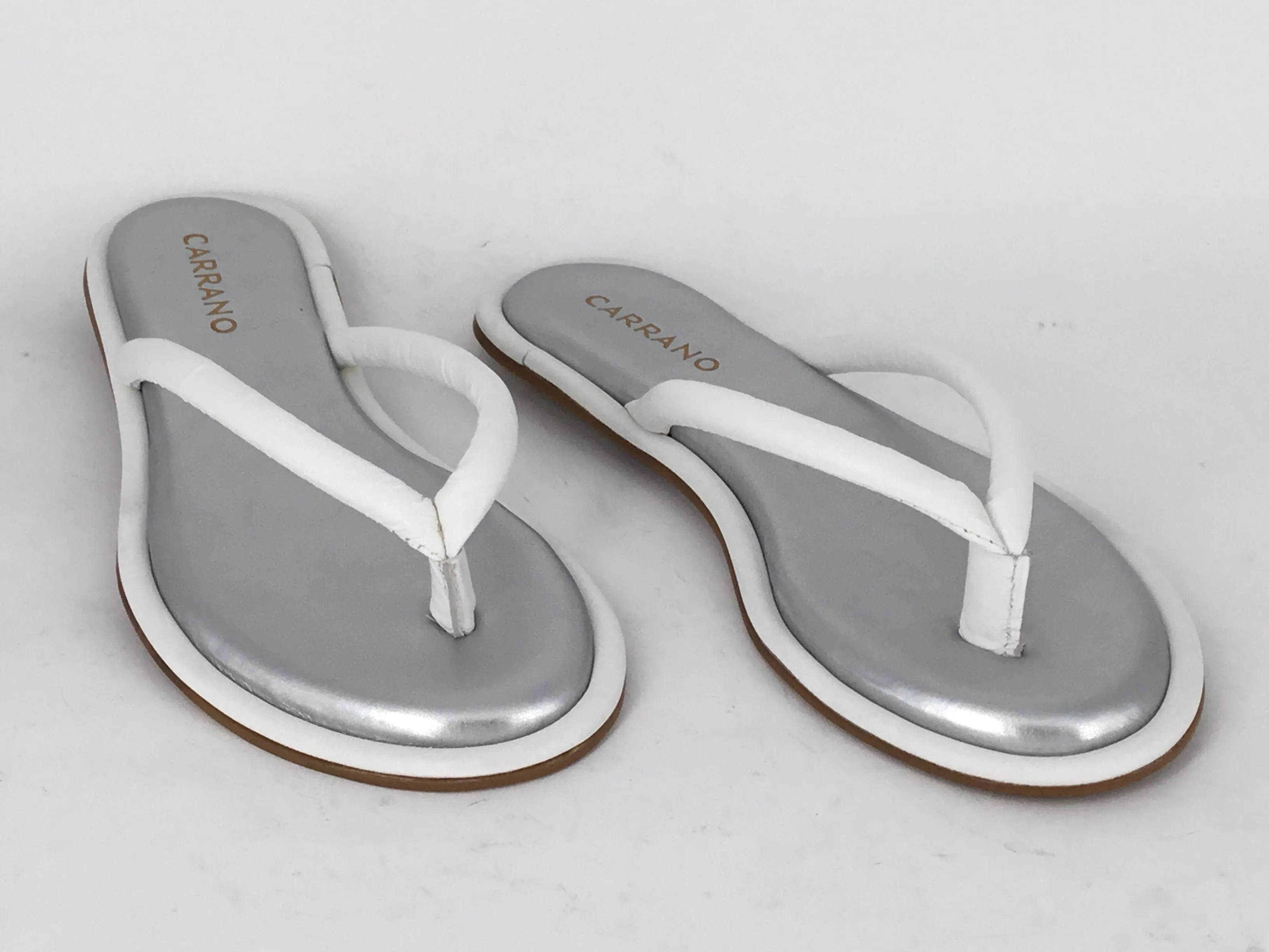 Carrano Favor available in 3 colours