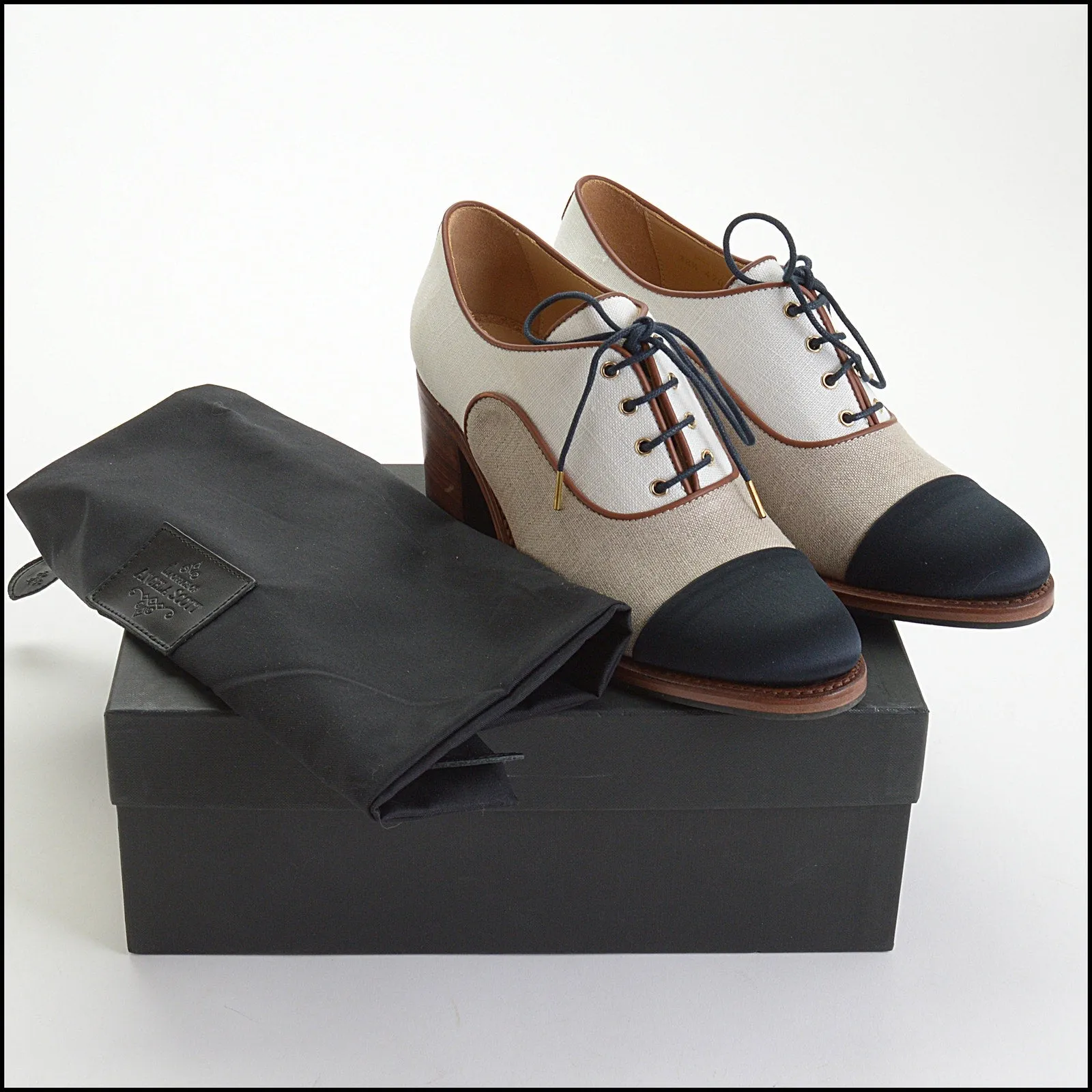 RDC14315 Authentic THE OFFICE OF ANGELA SCOTT White Linen Lace Up Oxfords Size 8