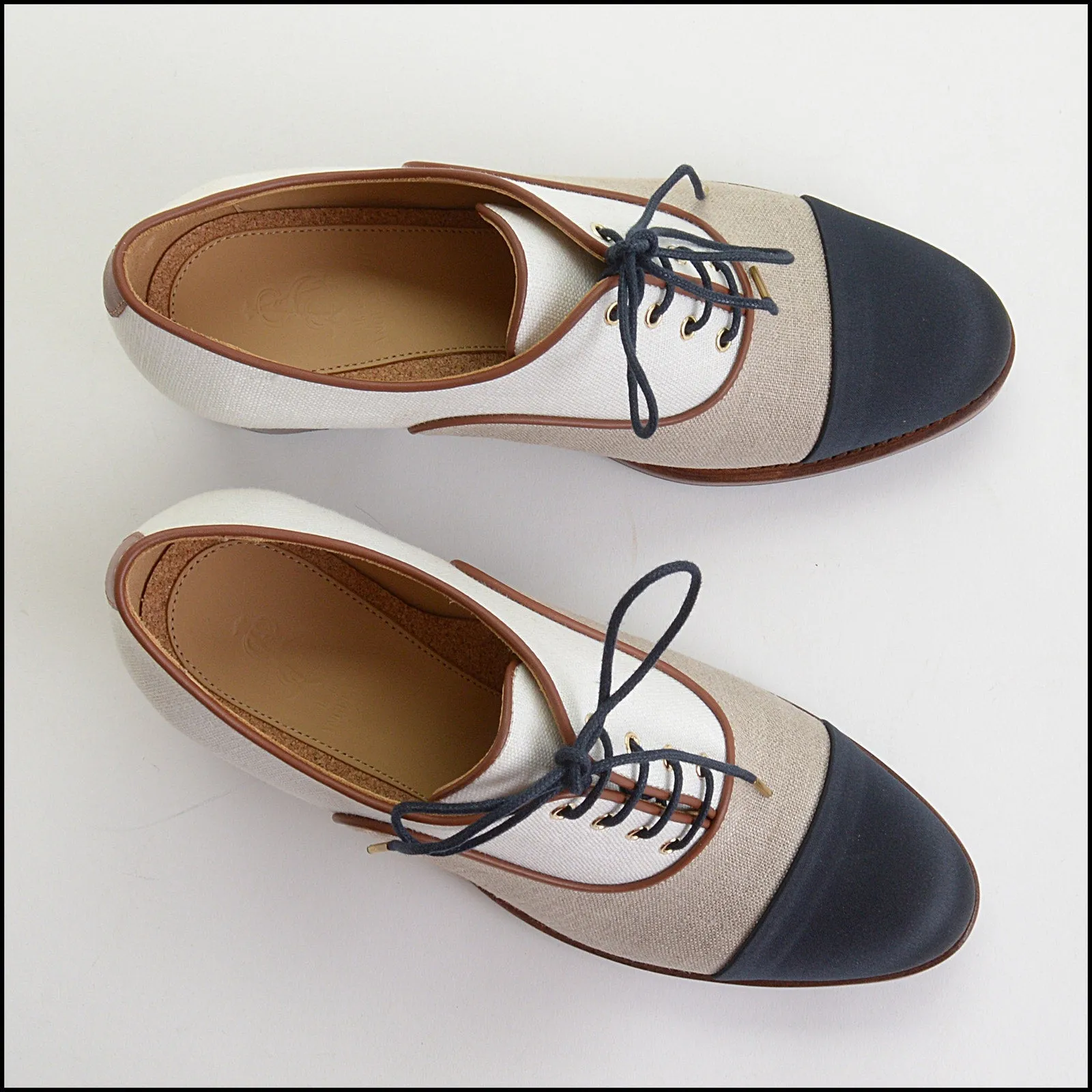 RDC14315 Authentic THE OFFICE OF ANGELA SCOTT White Linen Lace Up Oxfords Size 8