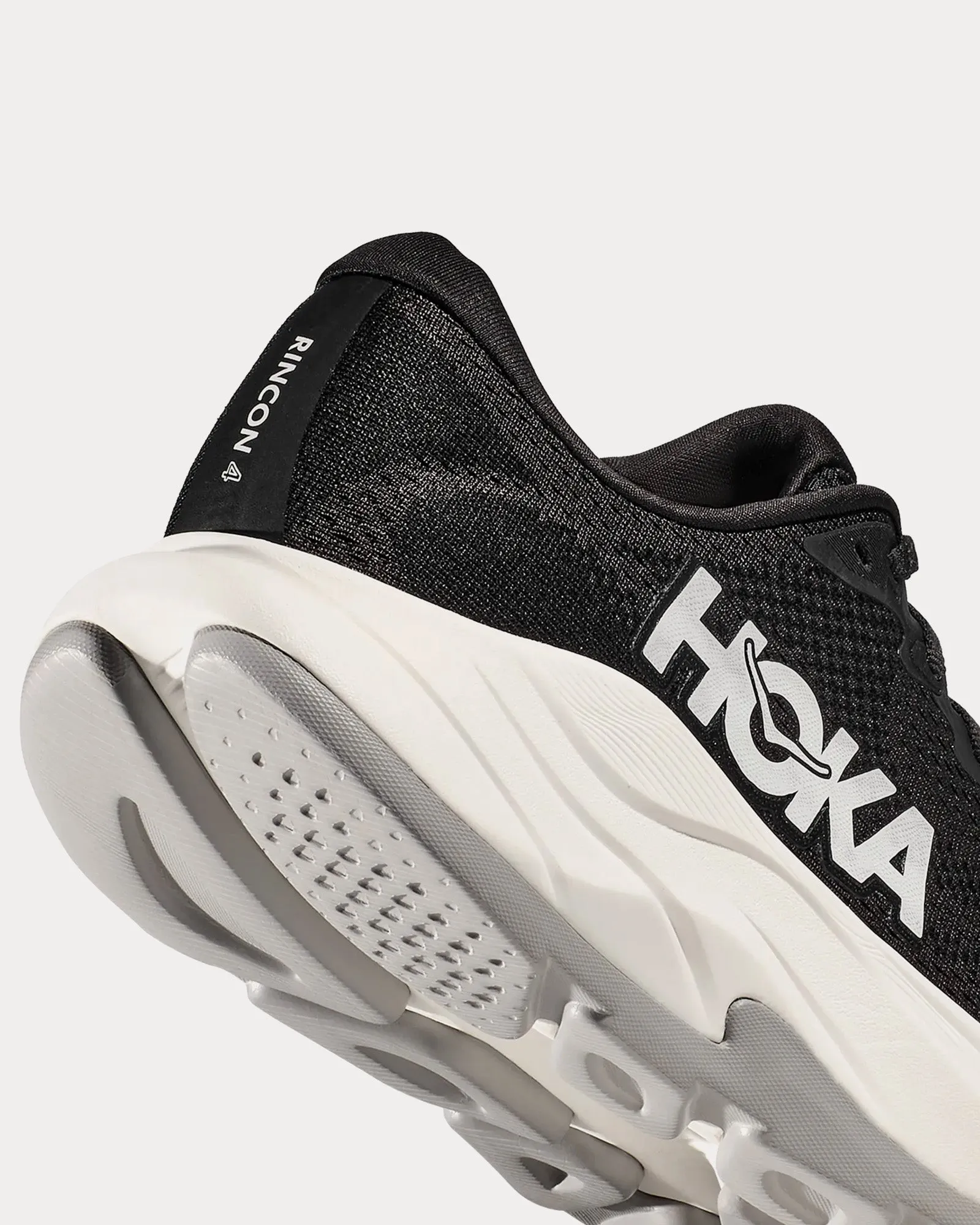 Rincon 4 Black / White Running Shoes