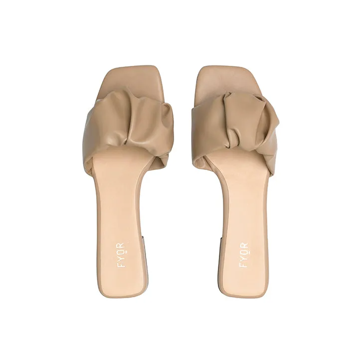 Ruched Smart Slide Sandal BCM 115