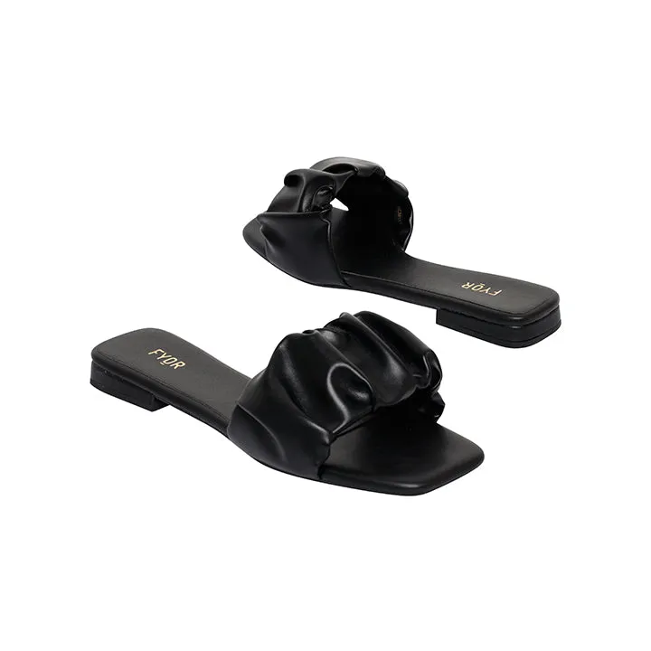 Ruched Smart Slide Sandal BCM 115
