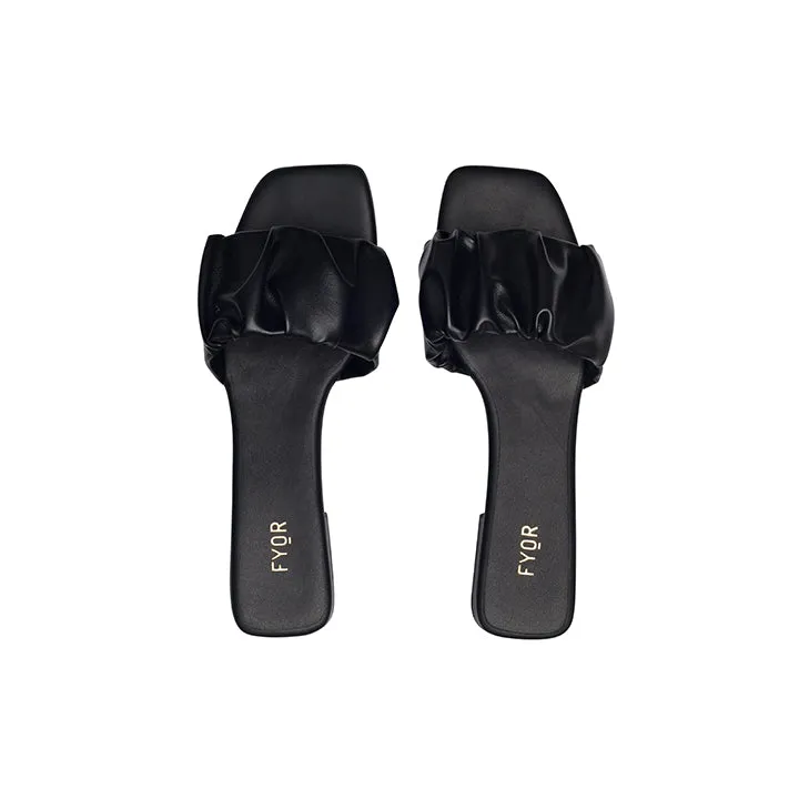 Ruched Smart Slide Sandal BCM 115